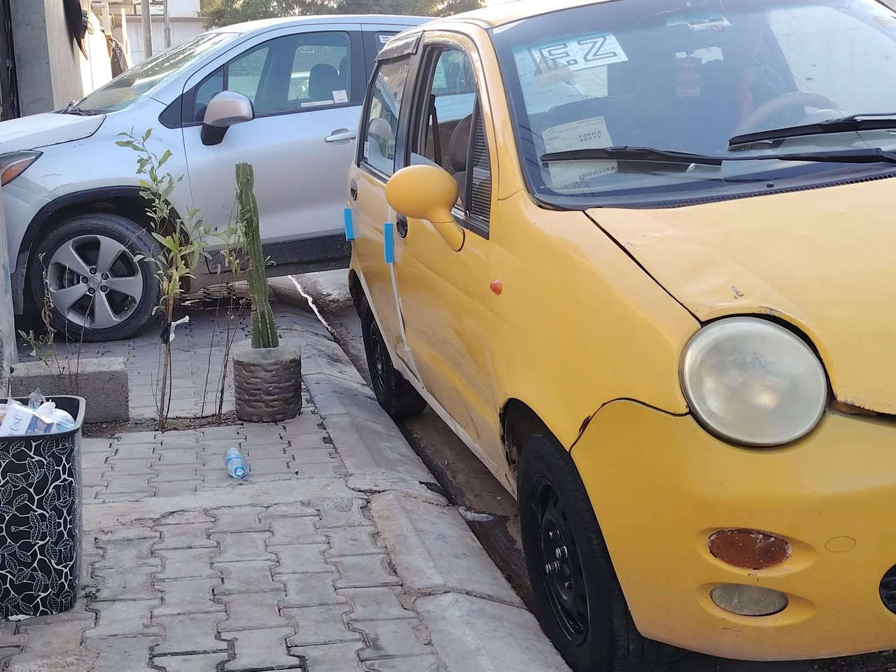 يالله سلام عليكم للبيع كيو كيو موديل 2012 راعيه بداقوق ما عندي تواصل ويا سياره مال تكسي العنوان كركوك السعر 12 وبيه مجال رقم الهاتف ***********
