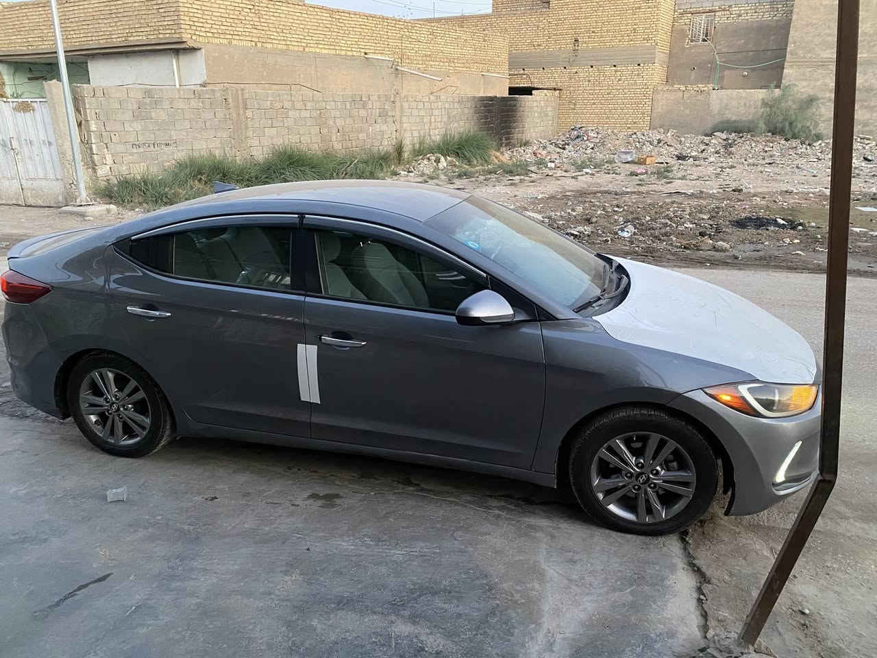 السلام عليكم النترا ٢٠١٧ أمريكي بيها صبغ أربع قطع بدون دواخل مكينه وكير وحداديه وتبريد خير من الله رقم بغداد باسمي السعر ١٠٩ وبيها مجال بسيط ***********
