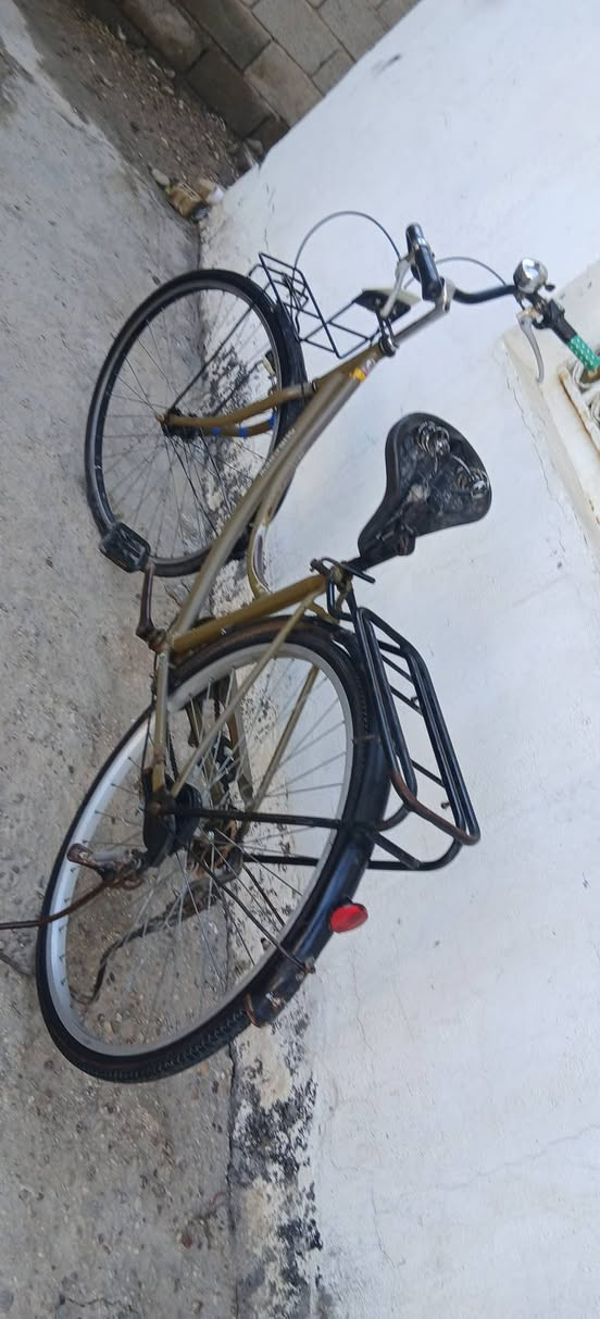 بايسكن حجم 27 للبيع السعر 80 وبية مجال وذا كو مراوس مكامي قرب مستشفى المام علي ***********
