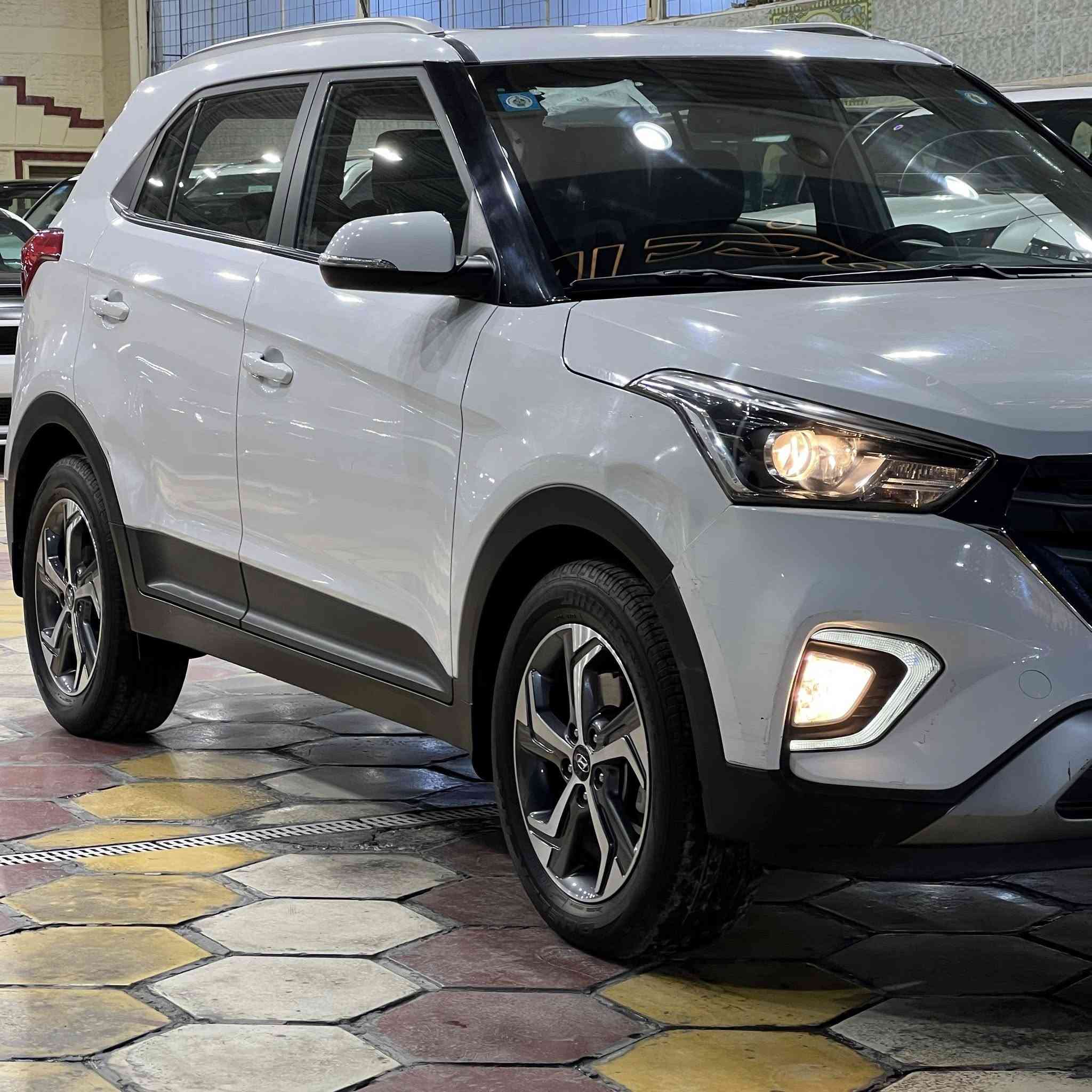 كريتا 2020
فتحه سقف

 حساسات امامي خلفي

 كامره خلفيه

 تحكمات ستيرن كامله

 اشاير مري 

مري شفط 

 ويل كب كروم حجم ١٧ 

ملاحضه :بيها طخه بجاملغ عكس السايق ترجع بارد واضحه بالصور 

للاسفسار :

***********

متوفر واتساب
