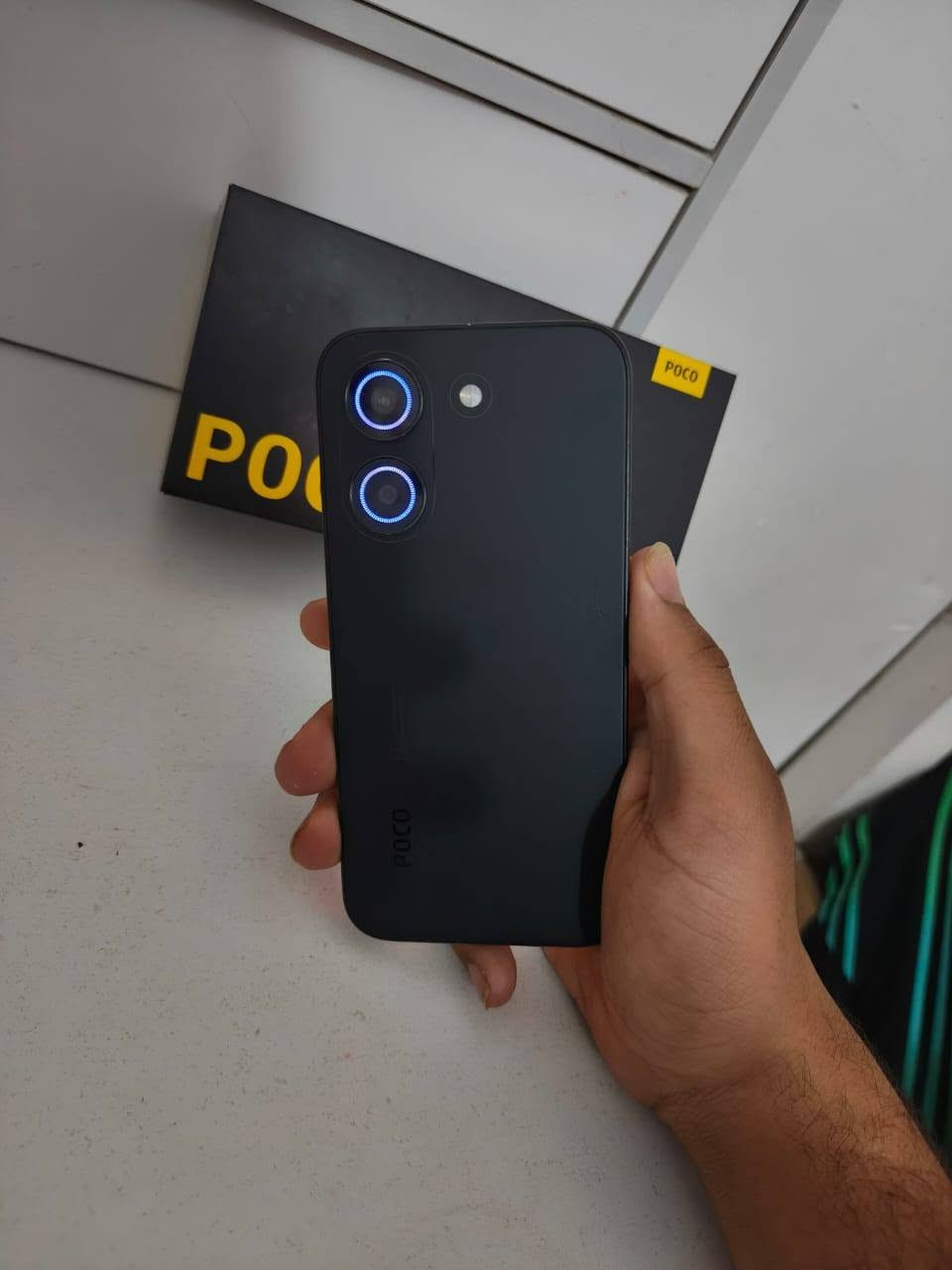📱 إعلان بيع جهاز Poco X8 Pro (نسخة 256GB - وحش الـ 120 فريم)
السلام عليكم شباب، للبيع جهاز بوكو X8 برو (Poco X8 Pro) مستخدم لفترة قصيرة جداً وبحالة الوكالة. الجهاز يعتبر متكامل من ناحية الشاشة، الأداء، والالعاب.
⚙️ المواصفات الفنية الكاملة للجهاز:
الذاكرة والتخزين:
الذاكرة الداخلية 256 غيغابايت (مساحة كبيرة وسريعة جداً في نقل البيانات).
الرام قوية تضمن الك سلاسة تامة بالتنقل بين التطبيقات بدون أي تعليق.
الشاشة (تجربة خيالية):
تدعم معدل تحديث 120Hz يعني سلاسة فائقة بالتصفح والألعاب.
ميزة DC Dimming لحماية العين وتقليل الإجهاد بالاستخدام الليلي.
ألوان رهيبة وإضاءة قوية تحت الشمس.
المعالج والأداء (أقوى فئة):
معالج قوي جداً مخصص للأداء الثقيل والألعاب، يمنحك استقرار تام ومستحيل يحمى الجهاز.
يدعم 120 فريم (120 FPS) رسمي وبثبات عالي في لعبة PUBG Mobile.
البطارية وتاريخ الشراء:
صحة البطارية: 100% (بحالة الوكالة وأداء كامل).
تاريخ الشراء: تم الشراء في شهر مايس (مايو) 2026 (الاستخدام أسابيع قليلة فقط).
النظافة: الجهاز أخو الجديد، نظيف 100% بدون أي شخط أو زلغ، وبكامل ملحقاته الأصلية والكرتونة والشاحن السريع.


**إذا كنت صاحب هذا الإعلان وتريد حذفه لأي سبب، رجاءا أرسل رسالة إلى الدعم الفني**