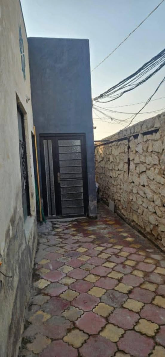 دار للرهن 120 متر غرفه صاله استقبال صحيات سيراميك جاهز للسكن العنوان كوفه براكيه شارع المعمل قرب اسواق الامين ثاني بيت عن الشارع العام السعر 10مليون لمدة سنتين للتواصل 
***********
*********** واتساب او راسل الصفحه
ملاضه اني صاحب البيت مباشر
