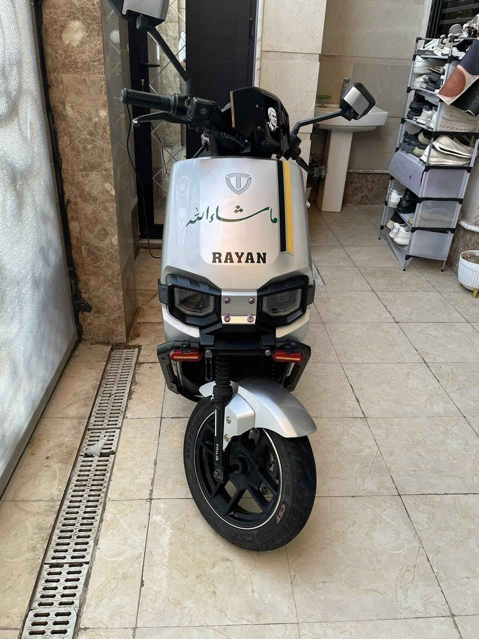 السلام عليكم دراجه وحش الكون دراجه نضيفه تخبل تجي واشوفهها ملف 2000 سرعه85حقيقي الدراجه حلوه نضيفه بيها مثبت سرعه وبيها تضام رجوع للخلف مكاني سيديه سعر 850بيها للجيه هاذا رقمي***********بي وتساب هم
