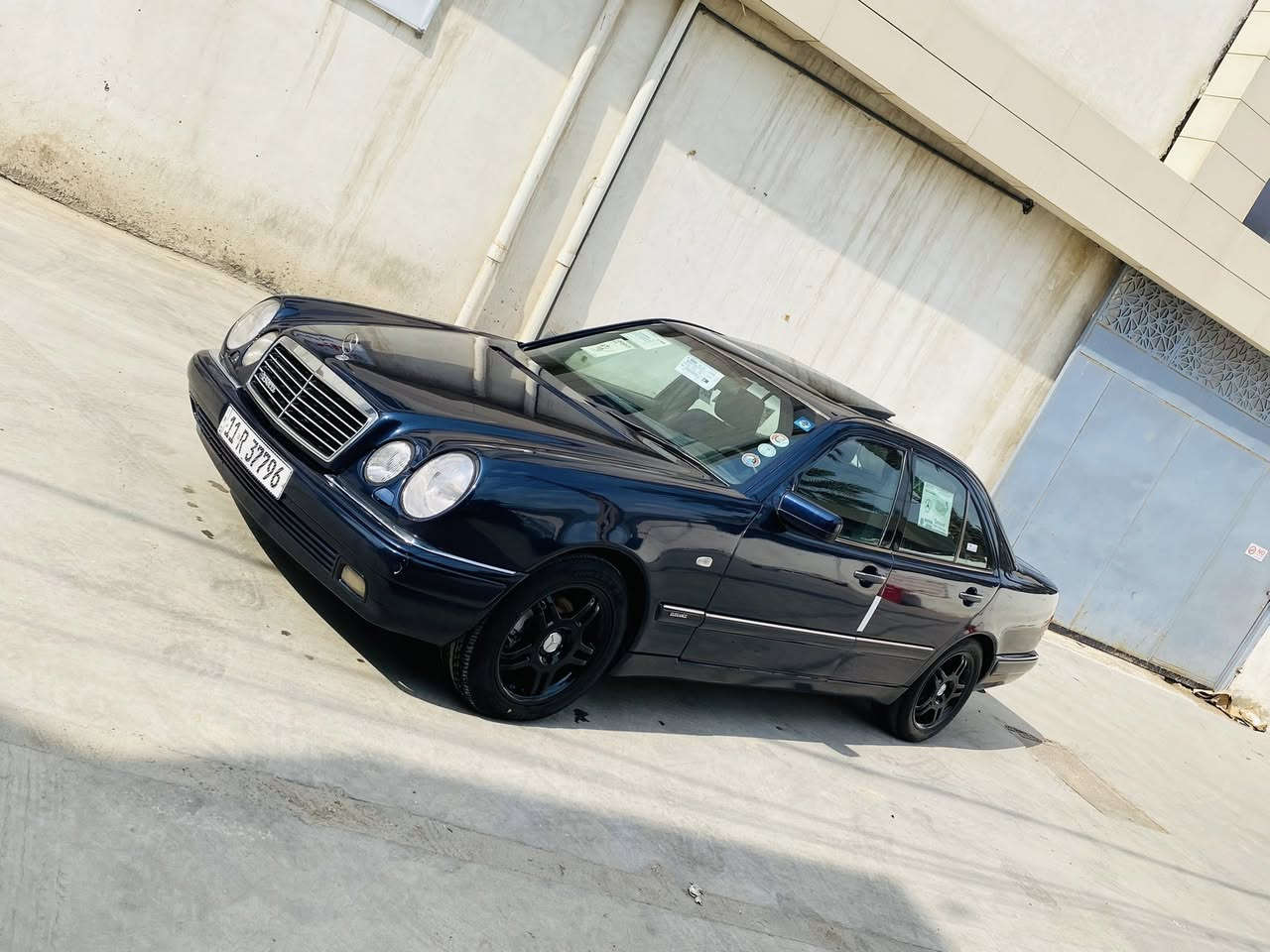 السلام وعليكم
ام عيون مديل ٩٦كفاله من الضربه صبغ جماليه  مكينه ٣٠٠ كير تبريد صدر تخم تاير  خير من الله 
غرفه جديده سلايت   السياره معمره تعمير مرتب حاهزه مابيه اي نقص وبسمنه تحويل ثاني يوم  السعر ٧٠ وبيه مجال قليل مكاني بغداد الستفسار ***********
