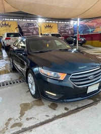 فورد تورس 2013 وارد كندي ضربتها جنطه فقط  محرك 3.500 6v محرك مبدل جديد...