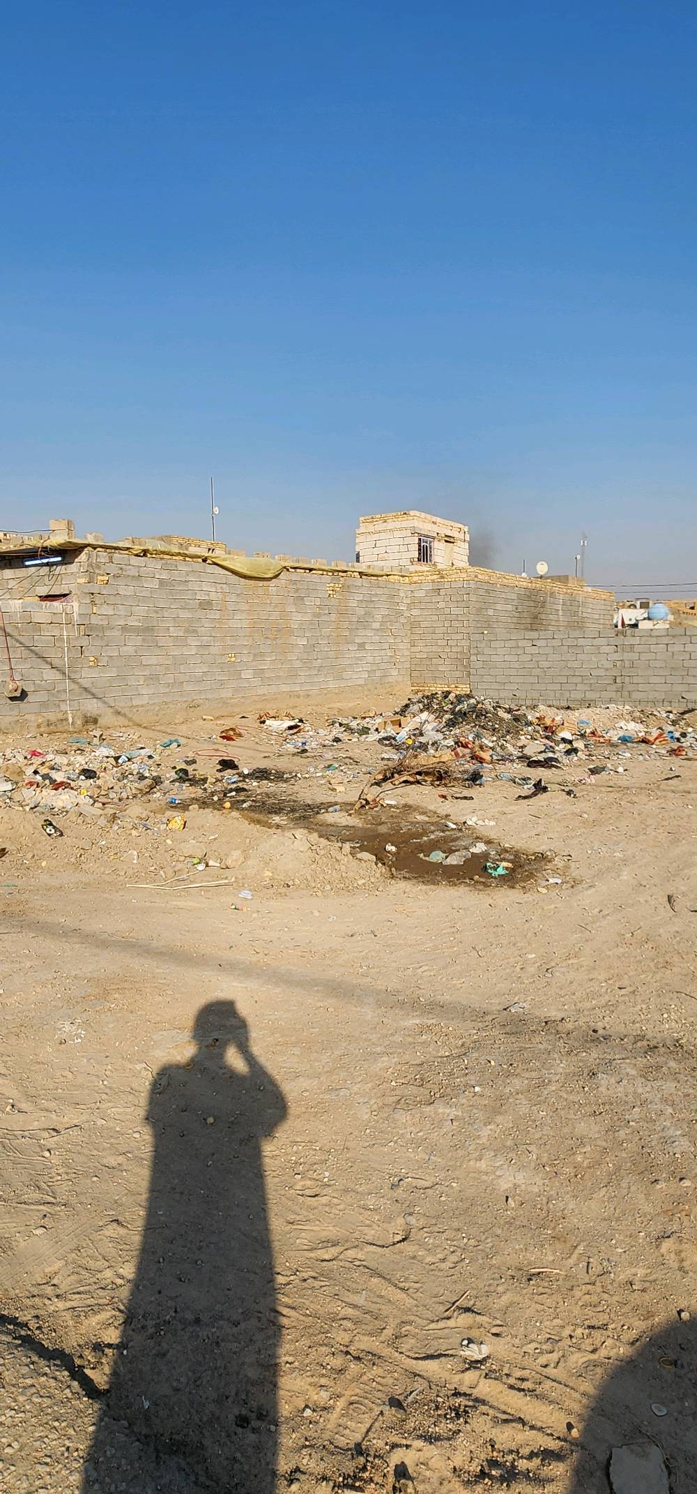 📢 للبيع قطعة أرض في الديوانية 📢
• 📍 الموقع: الديوانية – نهاية حي العسكري بعد المشروع
• 📐 المساحة : 200 م²
• 🔲 الواجهة : 11.12 م
• ↔️ النزال : 18 م
• 🏷️ نوع السند : زراعي – سند 25
• 🚧 الشارع : مبلط
• 💧 ماء و ⚡ كهرباء واصلين
• موقع مميز مستقبلا قريب الخط الرابط
• الموقع على Google Map https://goo.gl/maps/7QoEEsGYE3cw1aN66
☎️ للاستفسار الاتصال بالرقم : ***********