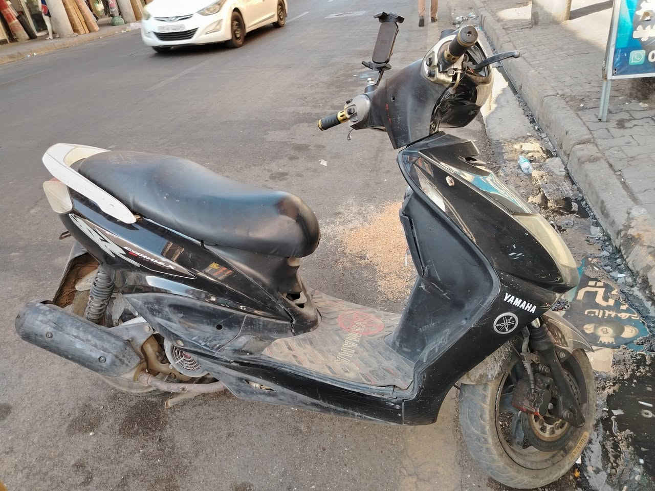 دراجه سكنس نثية بلاديه ما مفتوحه نكرة سلف كهربايئات شغاله ودراجه مكفولة رايدها 600 وهاذ رقمي ***********.
مكاني بغداد
