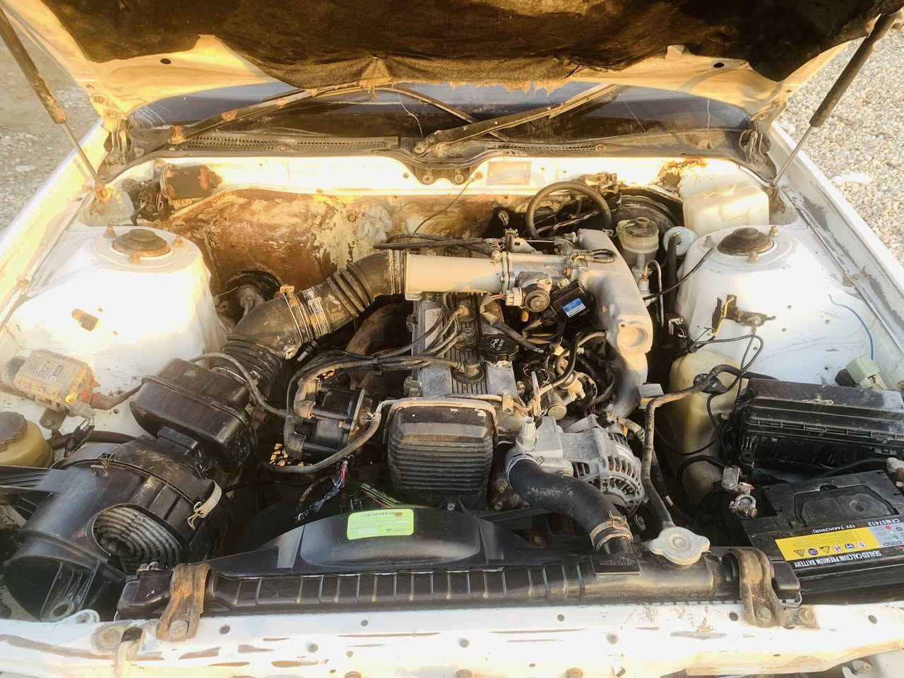 مارك موديل 1992 لون ابيض 
رقم بغداد مشروع موازي
 كفاله قص ونقل جثه واصوليات وضربه فقط بيها رشات صبغ بسيطات
حداده وكهربائيات كلهم جدد
تخم تاير وباتري وادامه 
كير ومحرك ونجي 6 سلندر شرط ماتمزيها طافيه لو مشتغله ناعمه جدا
سياره حلوه ونضيفه ومرتبه من كلشي 
سعرها 38 وبي مجال للشراي 
العنوان كوت قضاء الحي 
***********
