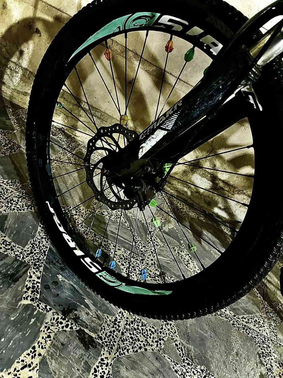 السلام عليكم دراجة هوائية 🚴‍♂️البيع من شركة كيمو العالمية بايسكل جداً ممتازة لي عطل مابيه ايريك امامي خلفي دبل امامي خلفي تايرات جدد السعر 75وبي مجال اي استفسار اتصل على ***********موجود فيس وتساب
