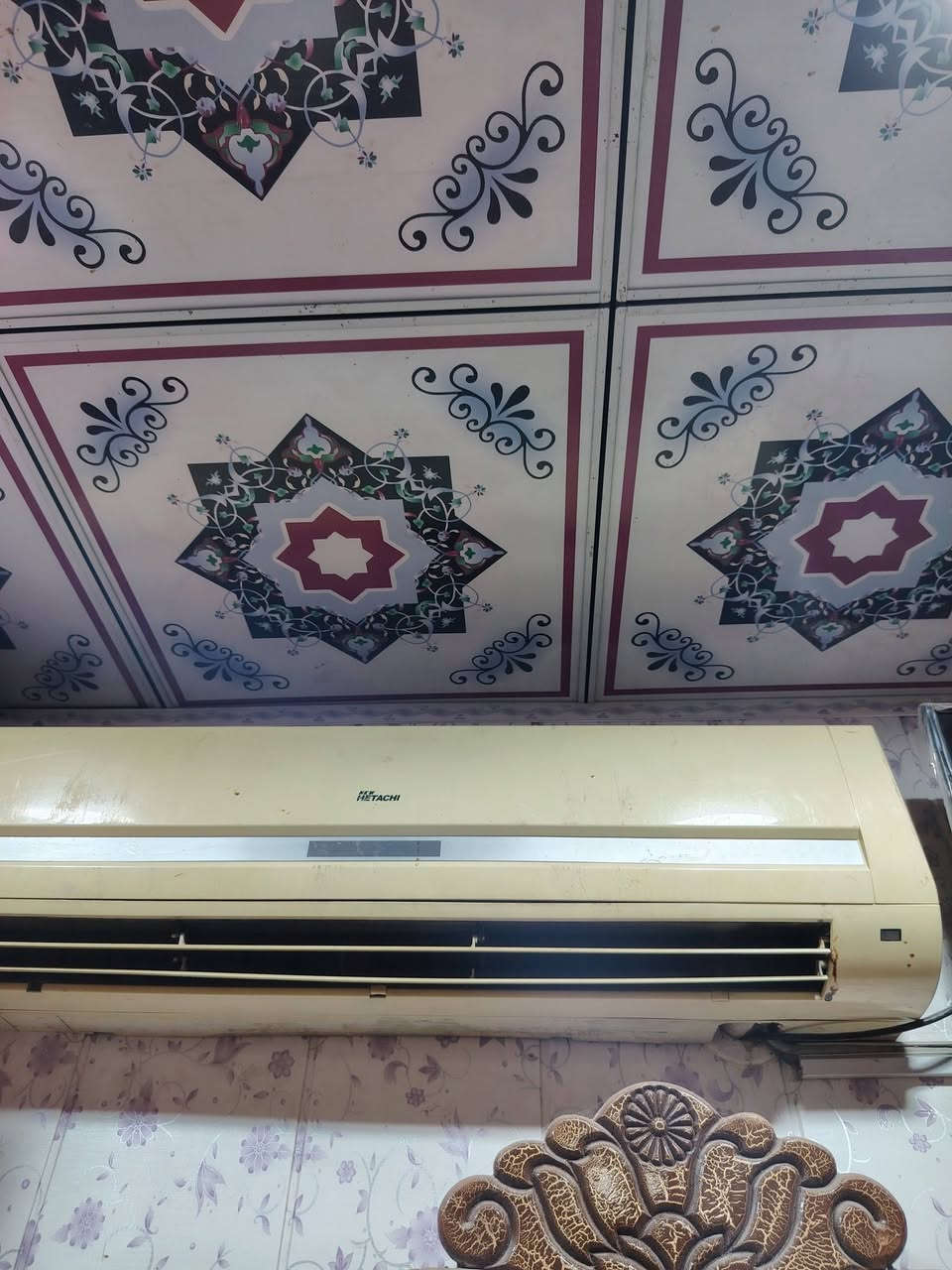 السلام عليكم 
سبلت هيتاشي ياباني 2 طن شرط الشغل تدفئه وتبريد السعر 300 وبيه مجال قليل شراي جيب مصلح وافحص واخده ب العافيه عليك ناصريه مركز حي العسكري 
***********
