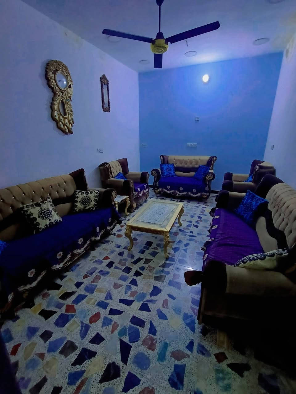 السلام عليكم ورحمة الله وبركاته
بيت مساحه 100 متر 5 × 20 السعر 63 مليون وبي مجال شويه موقع البيت المعوقين خلف الملعب مال سلام قريب القاعه مال ابو رشاد بيت كامل سيراميك+ ابياض+ بناء حديث طابوق الخدمه ماء مجاري تبليط كامل فول خدمات ثاني فرع عن الطابو بصف الركن موقع البيت رقم صاحب الدار ***********  أو ***********
