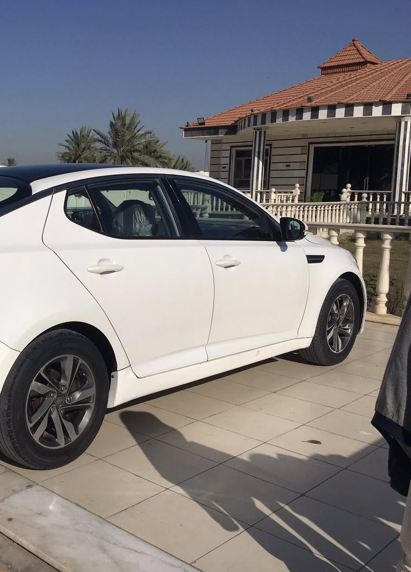 كيا اوبتيما ٢٠١١ خليجي مكينه ٢٠٠٠ 

- تحكم ستيرن 

- شاشه وكامره …..

رقم بغداد انكليزي 

تحويل شوكت متريد 

بيها قطعة صبغ فقط

السعر ١٢٨وبيها مجال 

بغداد/المحموديه

تواصل ***********
