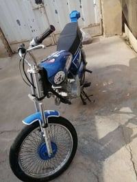 دراجه تايكر ٢٠١٧ بدون أوراق نكره دبلات خلفي وامامي جديد بس هندر ملحوم ...