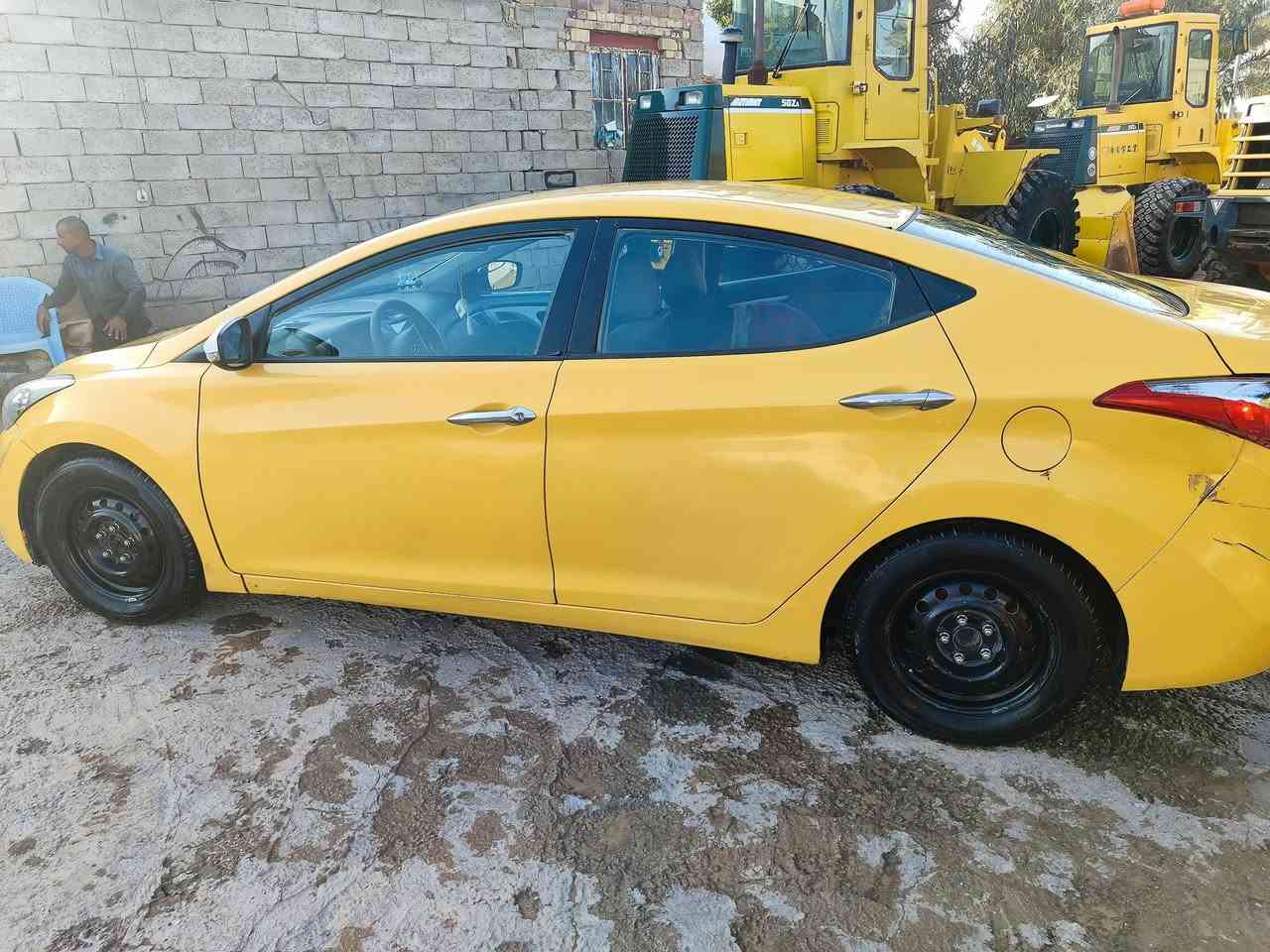 السلام عليكم النترا 2013 وارد امريكي بيبان ثنين جهة العبري بارد بدون دواخل فقط رقم مثنه مشروع وطني سنويه لل 2027مصفره هيئه وغرامات  محرك 1800 محرك وكير مكفولات تبريد شغال تخم تاير جديد حدادية امامي وخلفي جديد شاشة كامره حساسات خلفية تحكمات ستيرن سيارة جاهزه
 السعر 97 وبيه مجال  مكانه ديوانيه 
للاستفسار ***********
