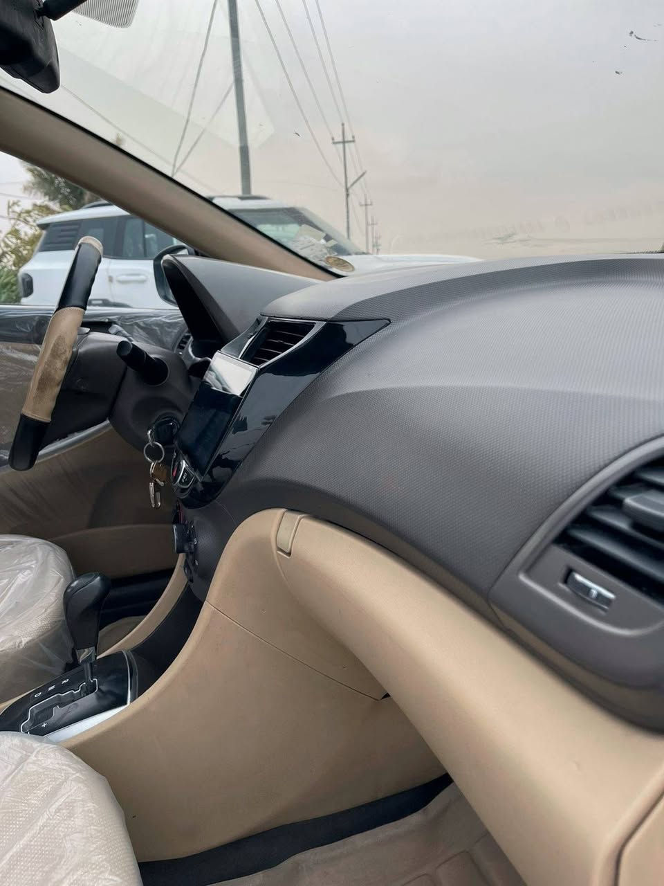 اكسنت ٢٠١٤ خليجي 
محرك ١٤٠٠رقم نجف راعي نجف مكانه نجف سياره حلوه معايزه شي تبريد ثلج حداديه جديده بل كامل تخم تاير جديد كير مكينه حلوات بيه جاملغات ثنين لمامي صبغ بدون حادث وبيه دور صوب ليمنه صبغ قليل بدون حادث
داخل سياره كلش.نضيف احلى من صور سنويه تنتهي ل ٢٠٢٨  تليفوني *********** واتساب شغال للماعده رصيد 😁 سعر ٨٥ ورقه
