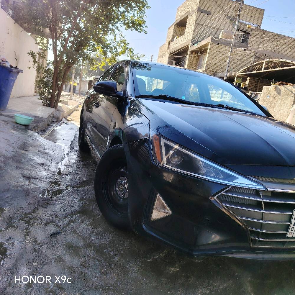 لنتره موديل 2020  سياره فول ما عده بصمه وفتحه تخم تاير جديد كير المرغوب يتي ماشيه 130 عنوان لسياره بغداد لدوره 