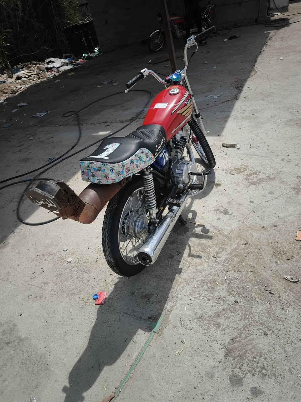 للبيع موديل 25وراق سعر خاص
بيه ضربه بل تانكي قليل.


**إذا كنت صاحب هذا الإعلان وتريد حذفه لأي سبب، رجاءا أرسل رسالة إلى الدعم الفني**