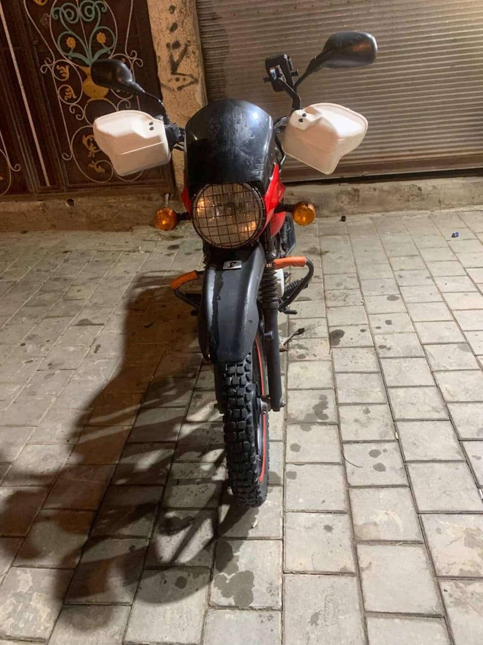 السلام عليكم
بوكسر للبيع موديل 23 مكفوله كفاله عامه برغي ما مفتوح بيهه وصارلهه شهر متروكه سعرهه (2450) وبيهه مجال حك جيه مرقمه رقم عربي بلتحويل يصير نكليزي وتحويل ثاني يوم 
 مكاني مدينه الصدر

 ***********📞📞
