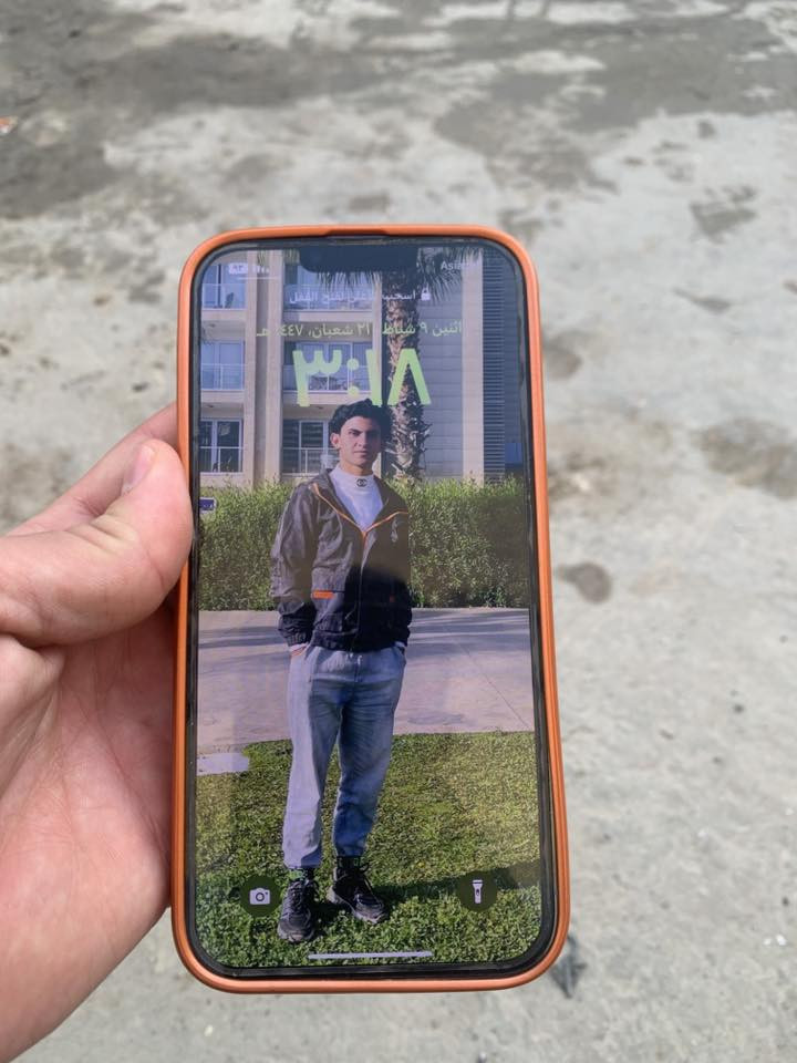 ١٣ برو ماكس ذاكره ١٢٨ بطاريه ٧٩ شرط كله بلادي بس الضهر مكسور فقط جهاز جلخ ما بي ادفع سعر وتعال واتساب ***********
