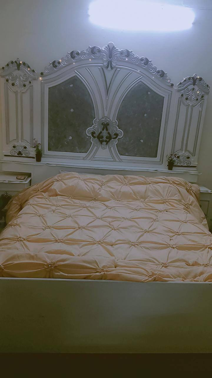 غرفه للبيع نظيفه جدا استخدام قليل صبغ حراري صاج مستعجل ع البيع قفل ب600 الشراي يتصل  *********** متواجد واتساب اوتصال او ماسنجر
