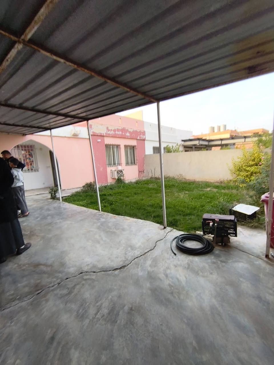 دار للبيع 300 متر داخل دوميز عله ساحه 

بدون غرفه فوگ بيت نضيف جداا 

يحتوي على 2 غرف نوم وصاله ومطبخ واستقبال وصحيات معه فضله 

طابو ملك صرف بأسم شخص واحد بدون اي مشكله . 
السعر مناسب جدا 

اعلان رقم 241

للاستفسار/***********

مكتب الخير للعقارت داخل مول الخير وخلف جامع حمد المفرجي
