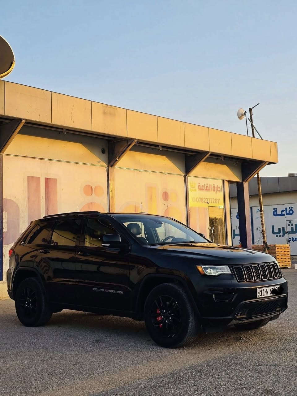 السلام عليكم للبيع جيب ٢٠٢٠
شيروكي فول مواصفات 
رقم بغداد باسمي سنوية وهزة جديدة 
ماشيه ٧٤ الف حادثه بنيد وشوية جاملغ
وبيها بابين كلير من امريكا 
كير محرك مكفول 
مكينه 3600

فتحة قف سلايت

شاشه كبيره

كشنات جلد+تدفئه 

كشن كهرباء

تشغيل عن بعد

صندوق كهرباء

حساس خلفي + كامره دواره

رادار جانبي + خلفي +توقف ذاتي

قطعتين تبريد

السياره تخم تاير جديد باتري جديد 

ادامه كامله للمحرك ترايك مفتوح

مكاني بغداد ، الكرخ 

***********

السعر ٢٠٧$وبيهه مجال للطيبين
