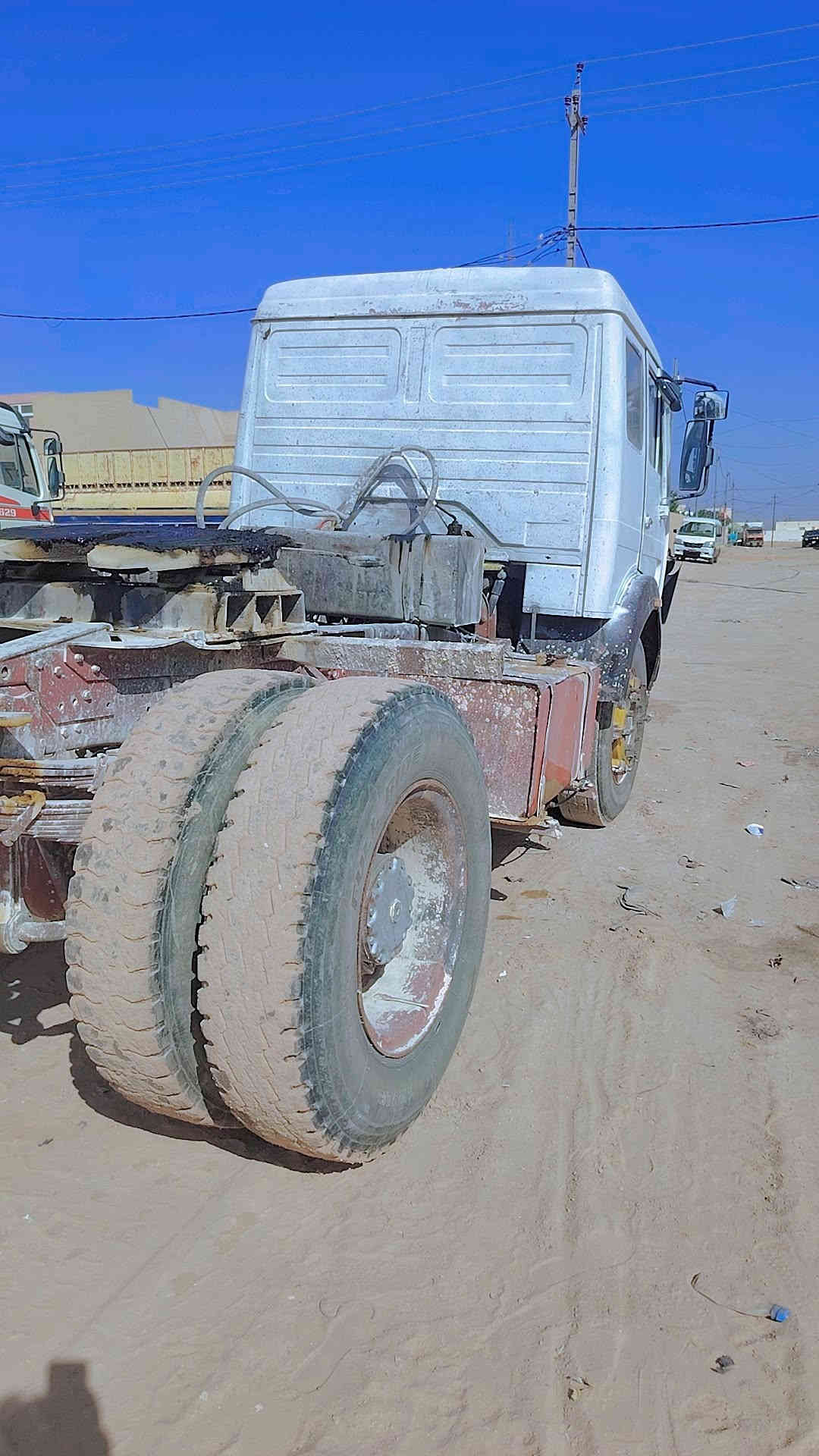 مرحبه راس تريله مكينه 28 وكير130فافون بيع بدون رقم سياره معمره على ايدي جاهزه للعمل سعر65وبيه مجال مكانه نجف***********
