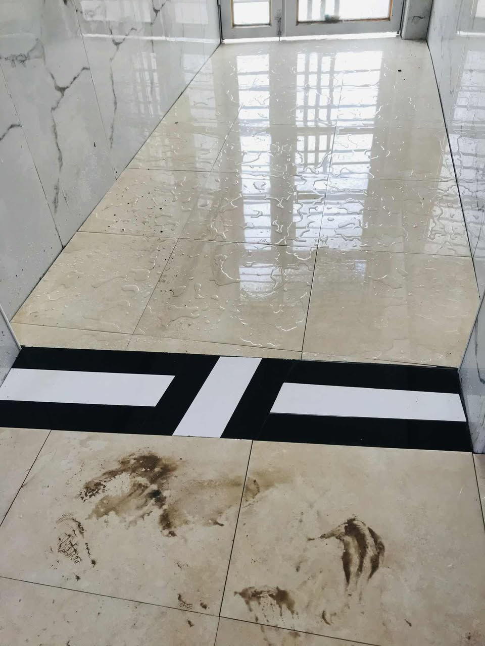 السلام عليكم شغل سيراميك درجه أولى تسليم مهندس شرط ***********
