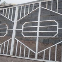 باب سلايت للبيع حديد ثقيل طول 4 متر وارتفاع 2 متر تقريبا السعر 175 وبي...