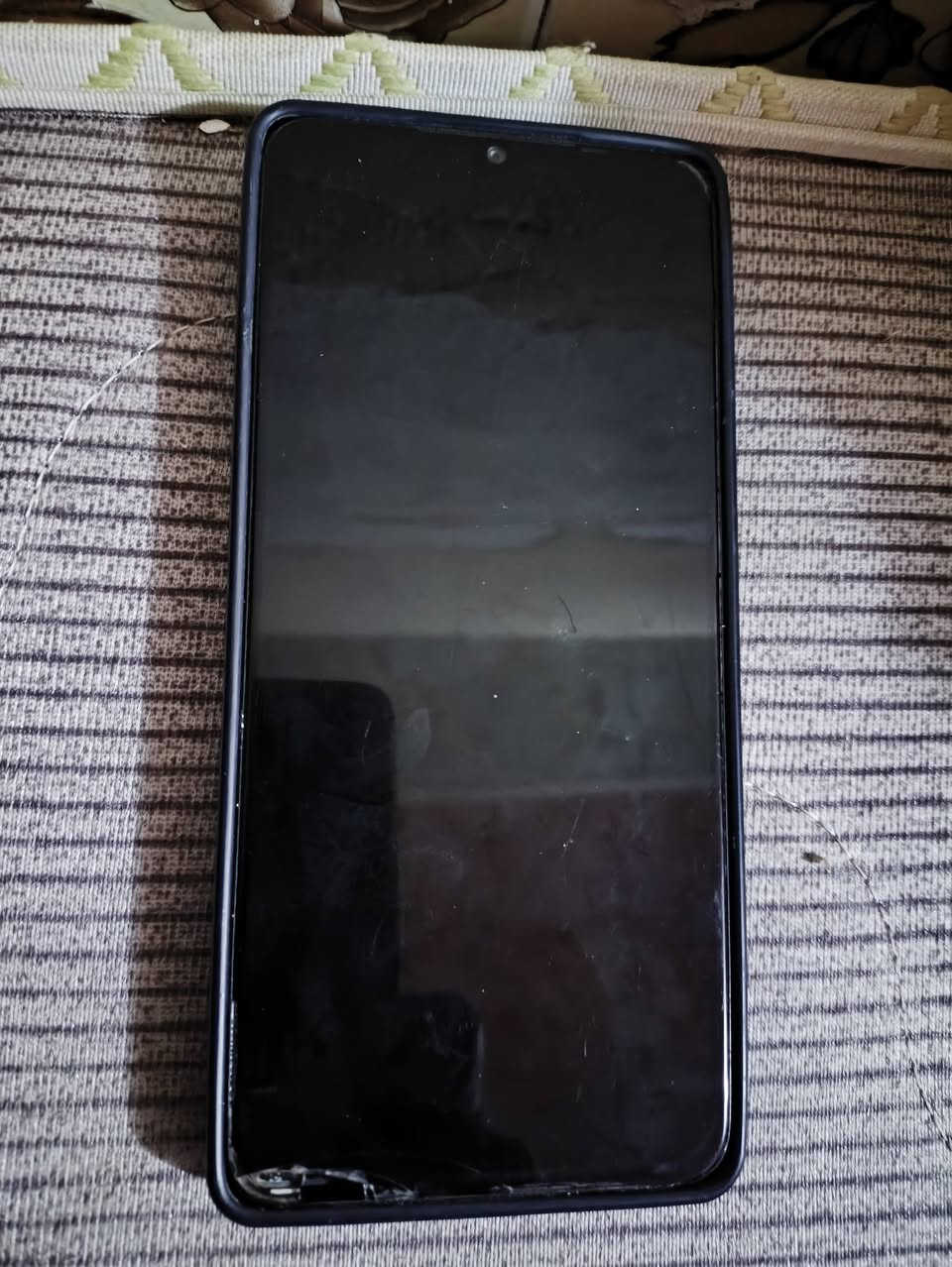 السلام عليكم عندي تليفوني للبيع واي 9 اس وتكنو بوب 7 مداخلات تصليح ابد شاشاتهن اصليه شغالات ونضيفات الy9 كلش قوي للبيع مكاني نجف كوفه سعر التكنو 60 وبي مجال وسعر الواي9 (80)وبي مجال وهذا رقمي ***********
