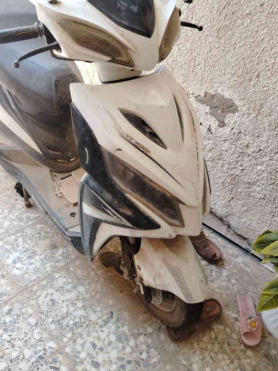 دراجة جامبو عاطلة زوج تايرات جديدات أصلي وكابريتر أصلية جديدة باتري درجة أولى جديد فيت بم جديد للبيع


**إذا كنت صاحب هذا الإعلان وتريد حذفه لأي سبب، رجاءا أرسل رسالة إلى الدعم الفني**
