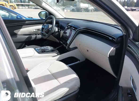 توسان أمريكي 2023 لمتد فول مواصفات خمس كاميرات كشنات تبريد تدفئة فور ويل تمشي وترجع ريموت بانوراما جميع الايرباكات سليمة وهواي مواصفات ماشية 18 ألف مكاني ديوانية السعر 225 مكفولة من الصبغ حادث خفيف حافة البنيد 
***********
