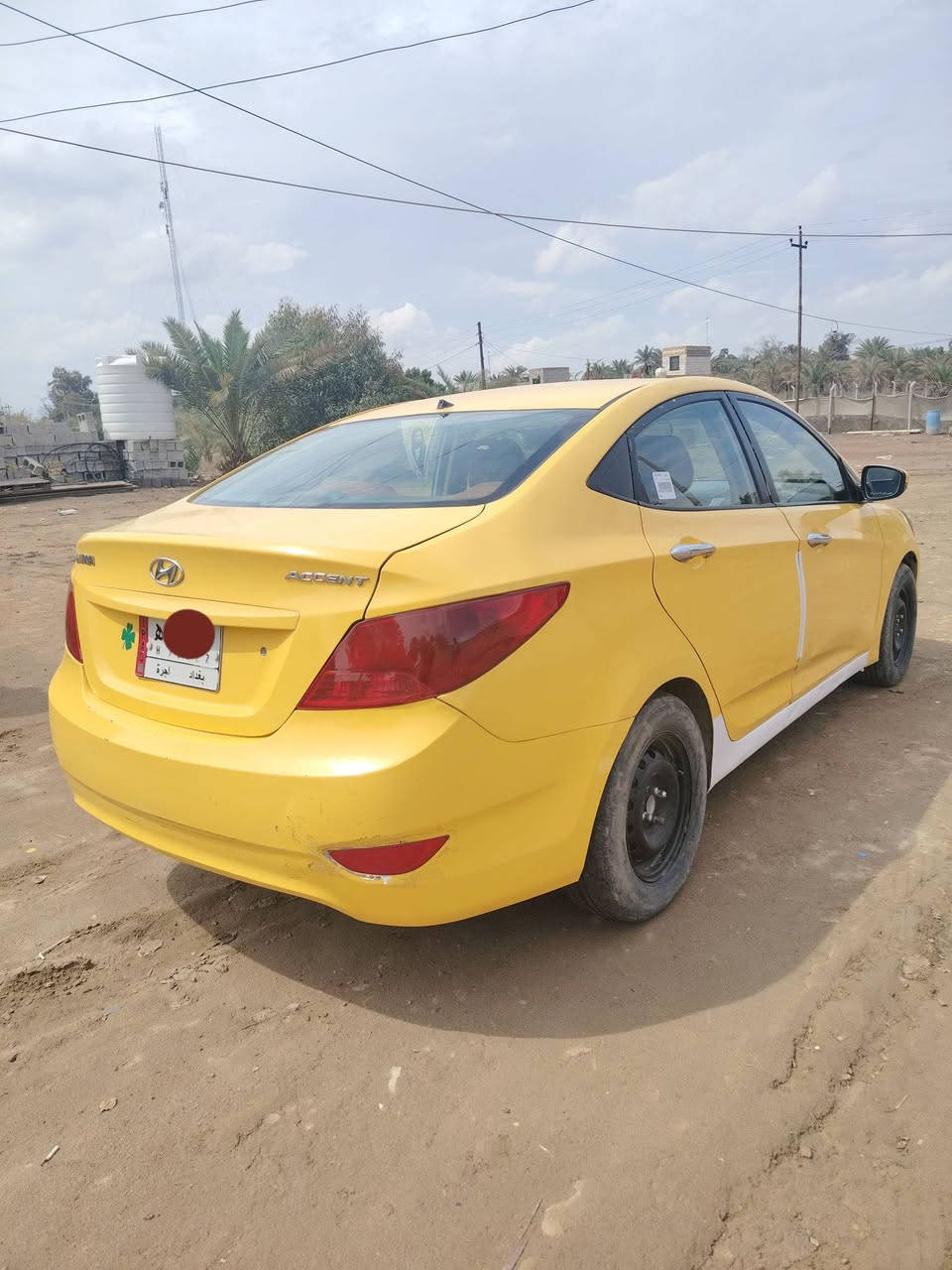 خليجي 
المكان: ديوانية طريق الدغارة
مديل: 2012
محرك:1600
ضررها:طخة بل جاملغ جهة السايق ومصلح نفسه
السعر:78 وبيها مجال
رقم صاحب السيارة
***********
