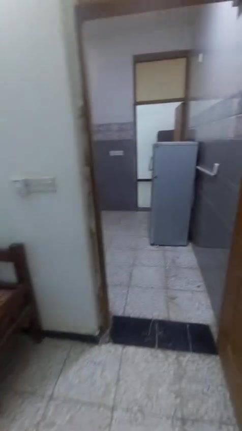 شقه ارضي للجار الدوره شارع ليمونه غرفه نوم صاله مطبخ حمام استفسار ***********
