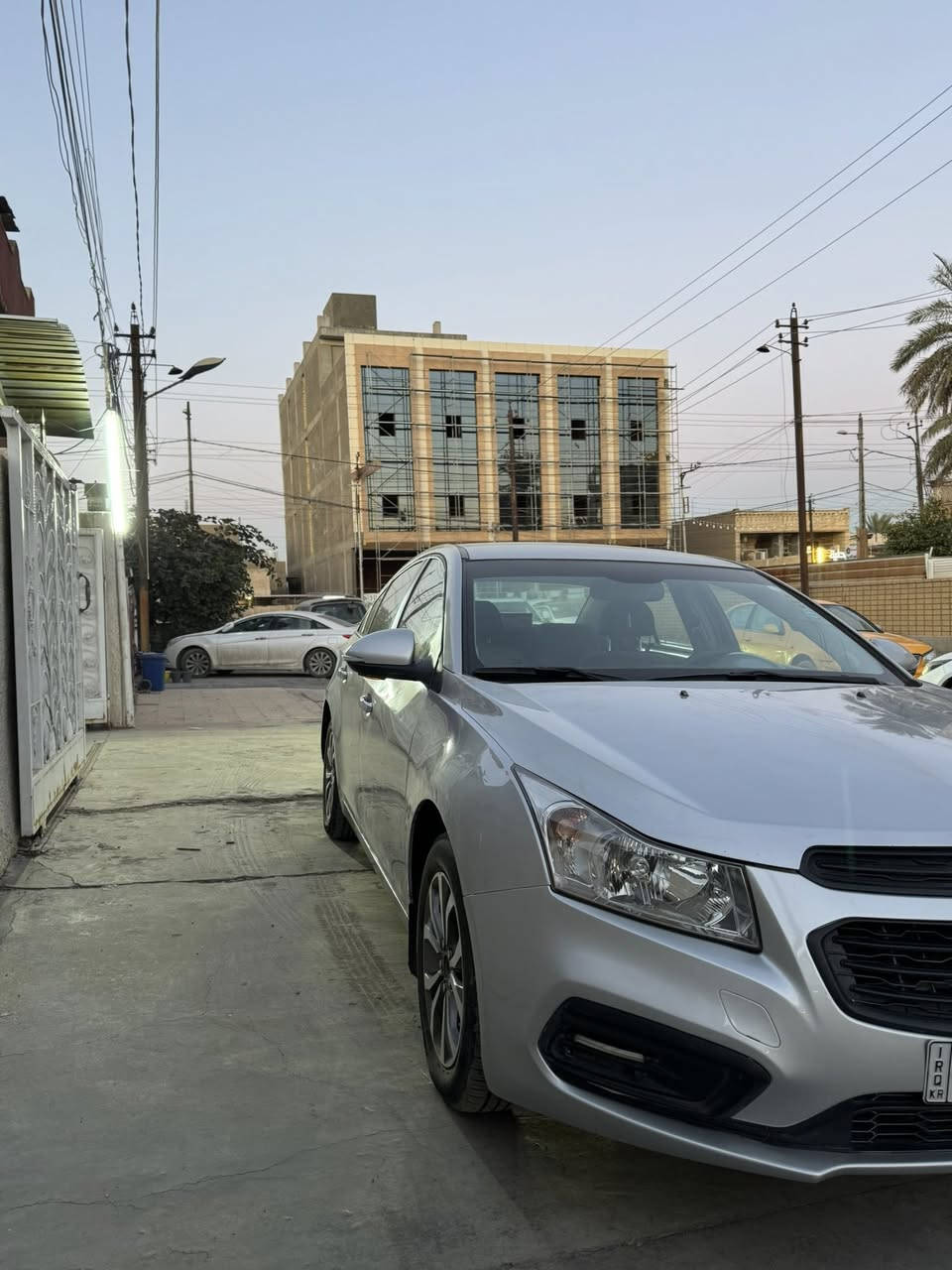 شوفرليت كروز خليجي موديل 2016
محرك 1.8 المرغوب 
كير محرك بشرط شواصي بشرط مكفوله 
تبريد ثلاجه 
ماشيه 122الف كيلو 
ضرر السياره داخل العراق جاملغ امامي وجاملغ خلفي جه سايق 
رقم سليمانيه جديد
 وسنويه جديده 
مواصفات السياره LS 
بشرط التحويل 
السعر 88 وبيها مجال 
***********
