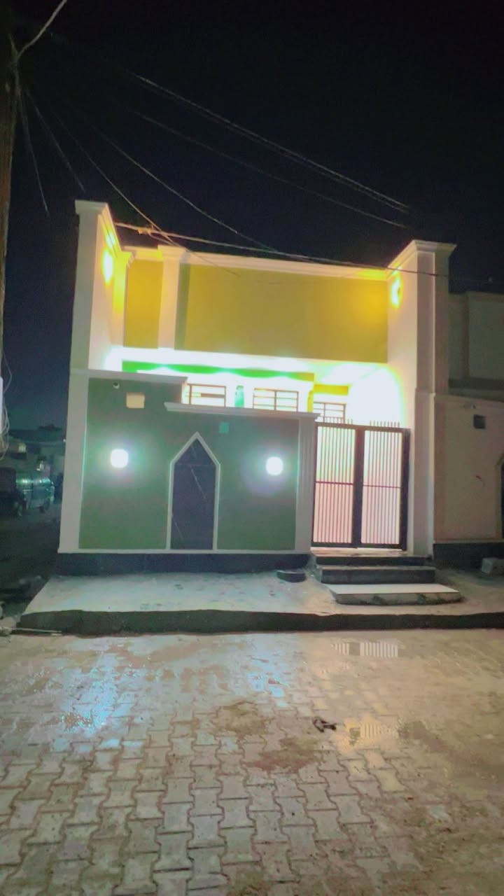 بيت للبيع مساحته 125 مناء حديث طابق واحد كامل منكلشي زراعي قريب عشارع  عنوانه سبع قصور خلف جامع المام علي سعره69 الستفسار ***********
