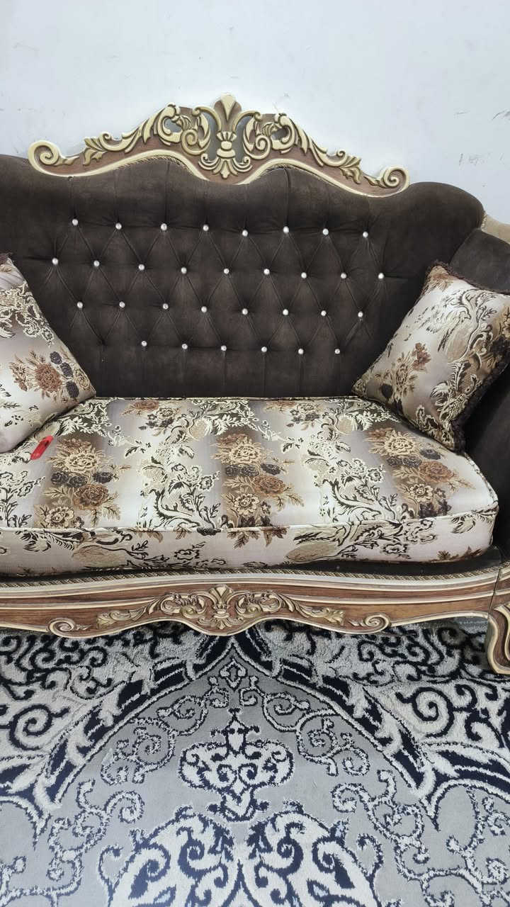 تخم تركي ملكي عشر مقاعد 325الف العنوان البلديات الصحفيين ***********
