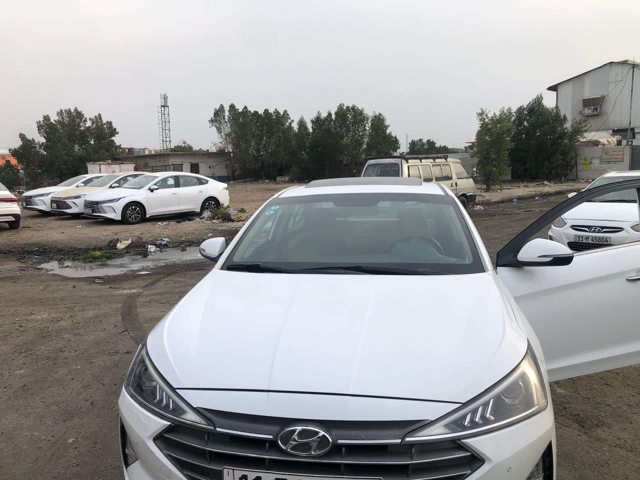 النترا موديل ٢٠٢٠ خليجي رقم بغداد بسمي السيارة بيهه تصلح بلدوسه موضح بلصوره مكاني البياع السعر ١٧٠ وبيهه مجال الرقم ***********
