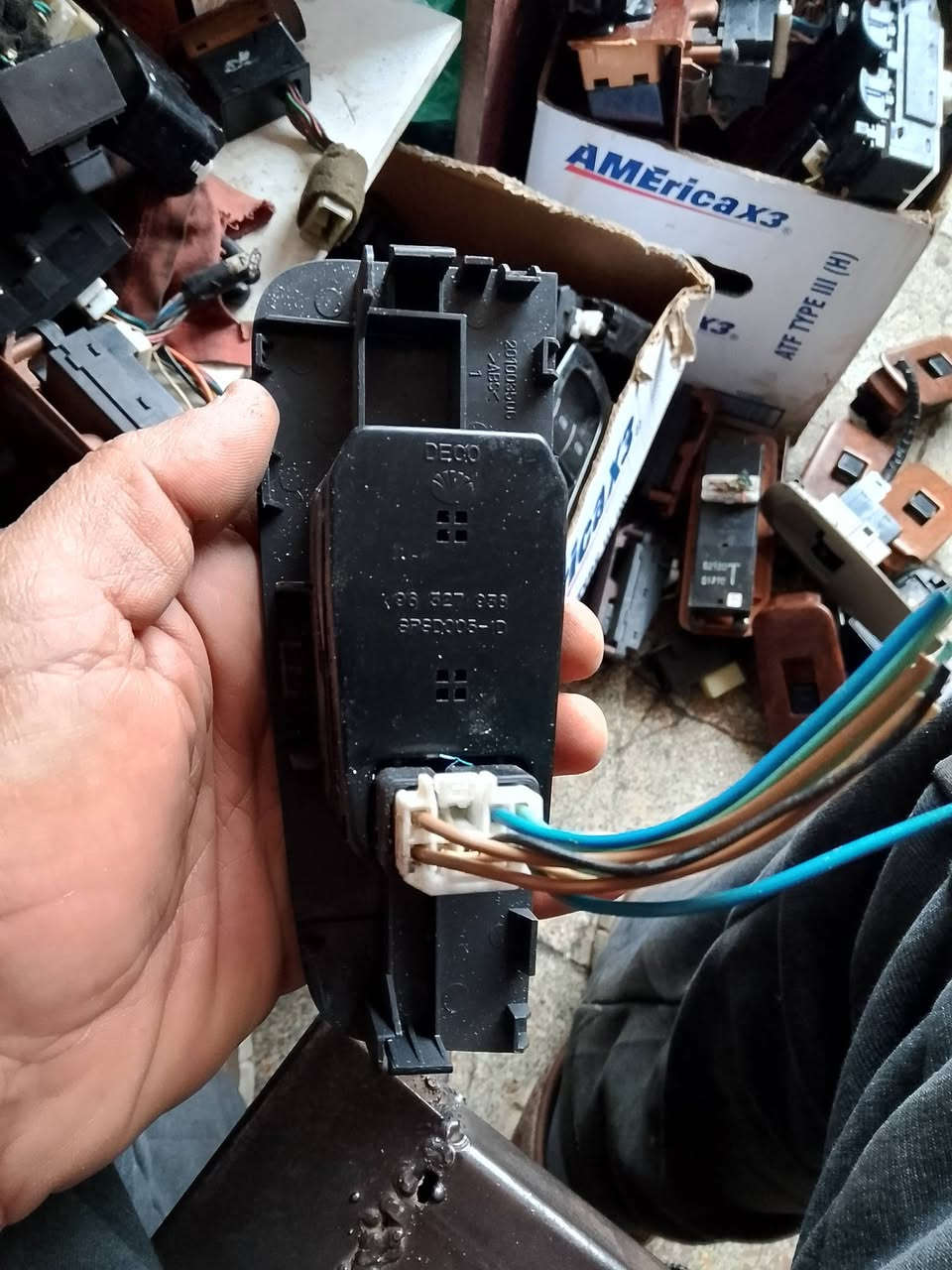 السلام عليكم 
توفر يدات لايت وماسحة كونترول تحكم جام وحساس دعاميه 
اخواني الاعزاء ما عندي أدوات احتياطيه بس الي ناشر صورتة موجود


**إذا كنت صاحب هذا الإعلان وتريد حذفه لأي سبب، رجاءا أرسل رسالة إلى الدعم الفني**