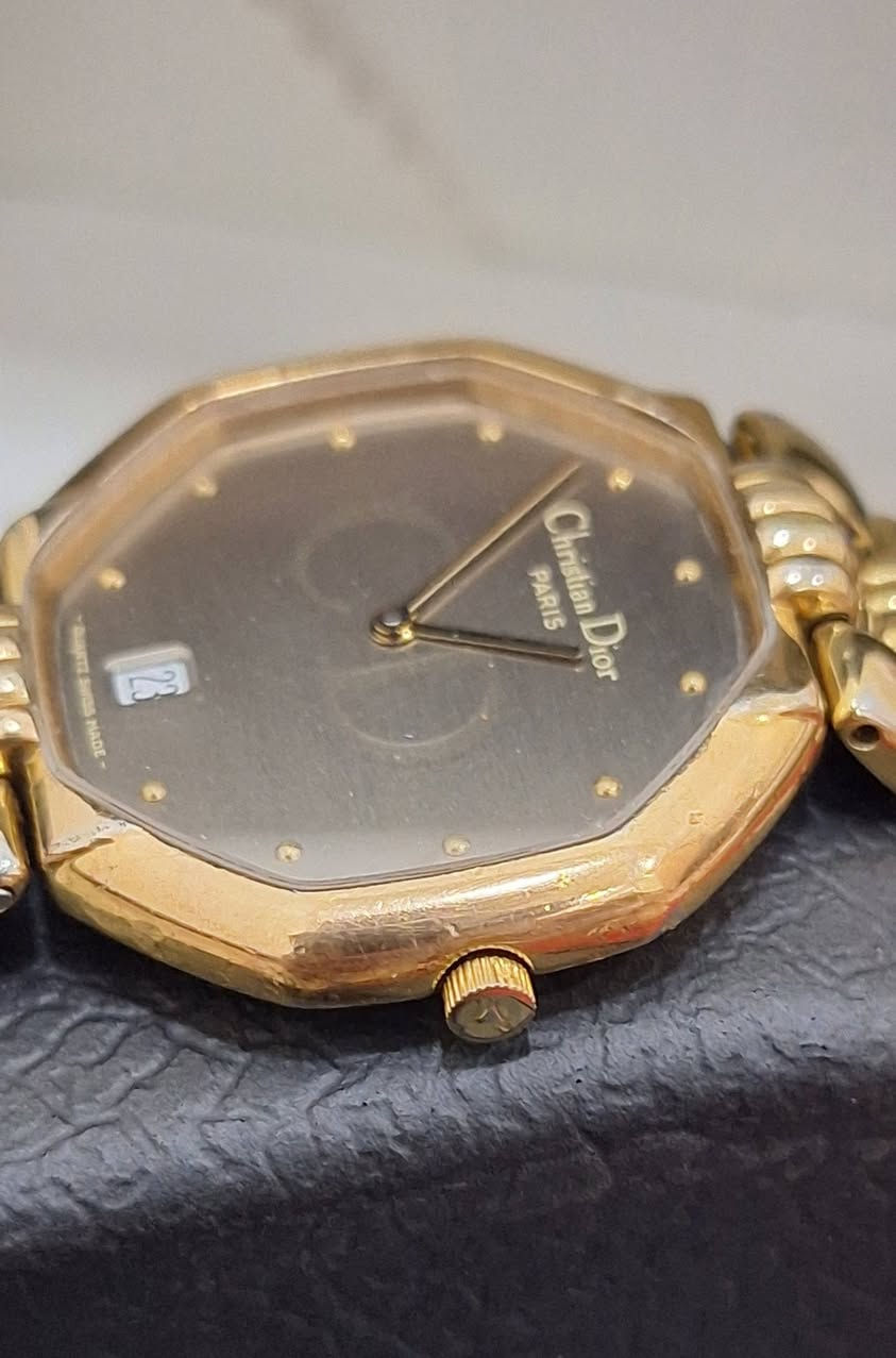 تحية طيبة 
كريستيان ديور
طلاء ذهب بالكامل 🪙
نظام ميلين 2️⃣
سير زنجيل 🔗
منفذ العرض التاريخ 📅
نظافه منتازه ✔️
قطر رسمي 
كوارتز 🔋
مكينه خاصه ثري فايف 
السعر ١٢٠$


**إذا كنت صاحب هذا الإعلان وتريد حذفه لأي سبب، رجاءا أرسل رسالة إلى الدعم الفني**