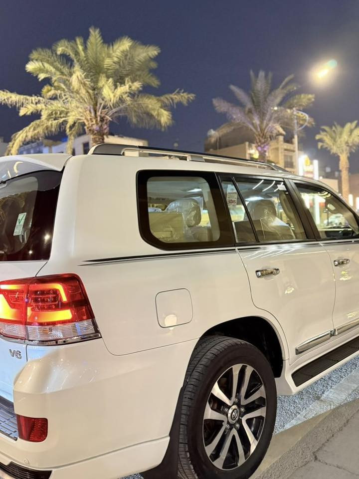 السلام عليكم لاندكروز 2019مكفوله جديده على وضع شركة 
ضمان شركة ساز  SAS فول مواصفات شرط الفئه الاولى GXR 
رقم بغداد انگليزي  باسمي 
مكفولة من  صبغ تبديل حته دعاميات اصليه شركة 
محرك 6 سلندر 4000 ماشيه 100   الف  بدون اي نقص جديده جدا محرك كير حدادية تخم تاير كفاله  

  مكان السيارة بغداد الكرخ

***********

السعر 495 ورقه مجال
