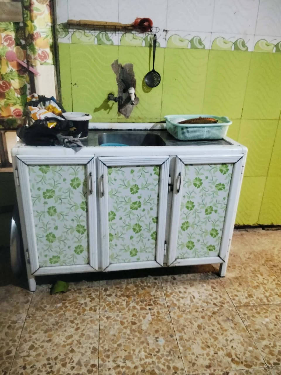 كاونتر ٣قطع ب٢٠٠ الطباخ ب١٥٠ ..


**إذا كنت صاحب هذا الإعلان وتريد حذفه لأي سبب، رجاءا أرسل رسالة إلى الدعم الفني**