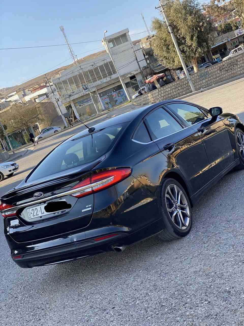 فۆرد فیوژن 2017se ڕەشی قەتران
سێ پارچەی بۆیاغە بێ ناوگرتن
بەسمەیە گێڕماوسە تەبرید لەمسە
سێ شاشەیە شاشە گەورەیە 
کوشن جلد و کارەبا حاسەیە
گێڕومەکینە بەشەرت مەکینەی نەکراوەتە
سەیارەکە زۆر خاوێنە بەناوی خۆمانە
ژ.م ***********
***********
