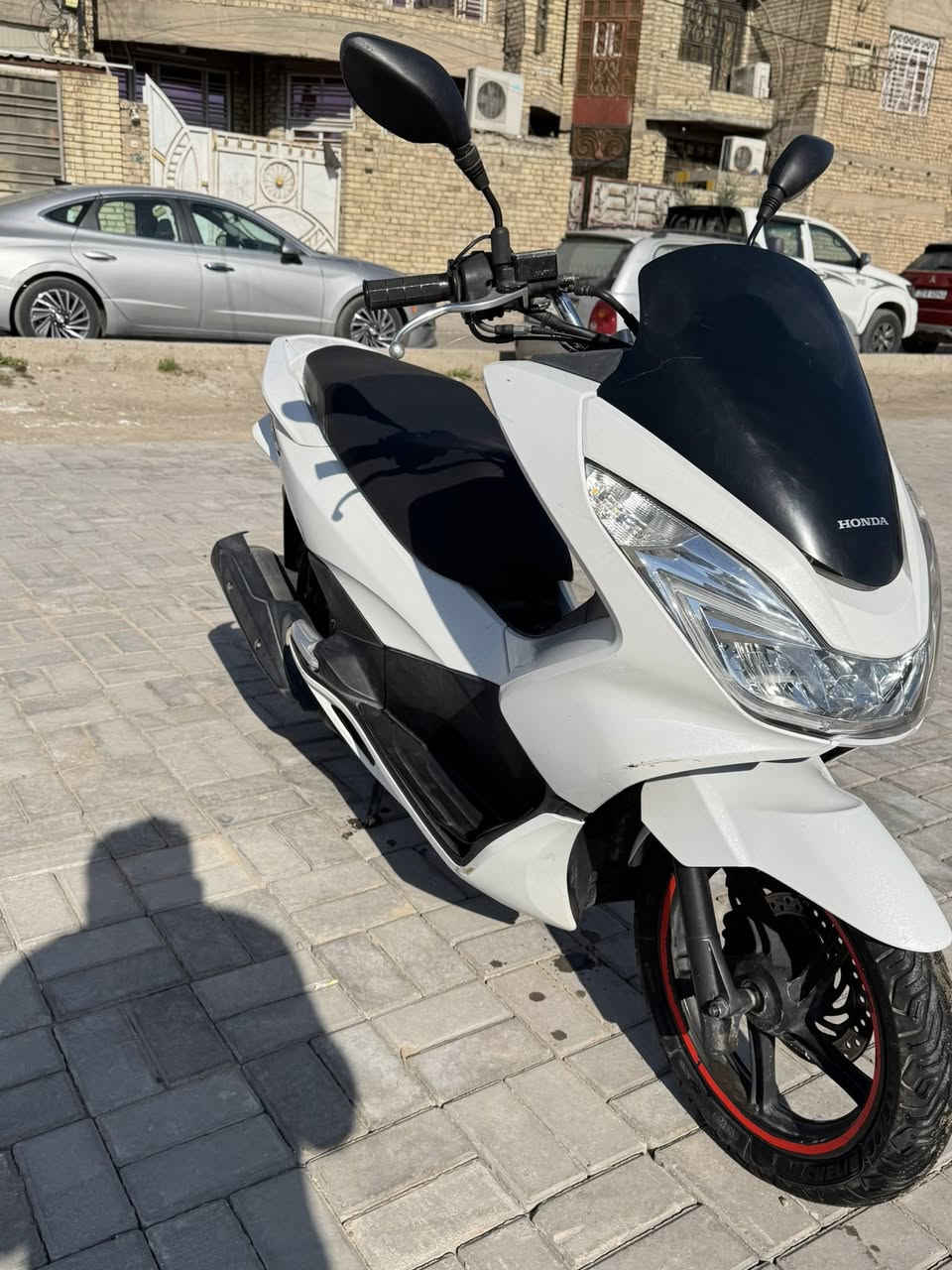 السلام عليكم دراجة pcx جيل 2 ثاني ياباني  دراجة ماخذها رمبه الدراجه وعلى ايدي بس جديدة ماشية 33 بعدهي بجيس درنفيس مامحطوط عليهة مكينة خرسة حجم 125 حساس ستان تدفئة ستيرن  بانزين كلة محسن ودهن كلة موتل شرط سعر الدراجة 16$ بيهة مجال  عنوان بغداد حي أور بل 600 هـ***********
