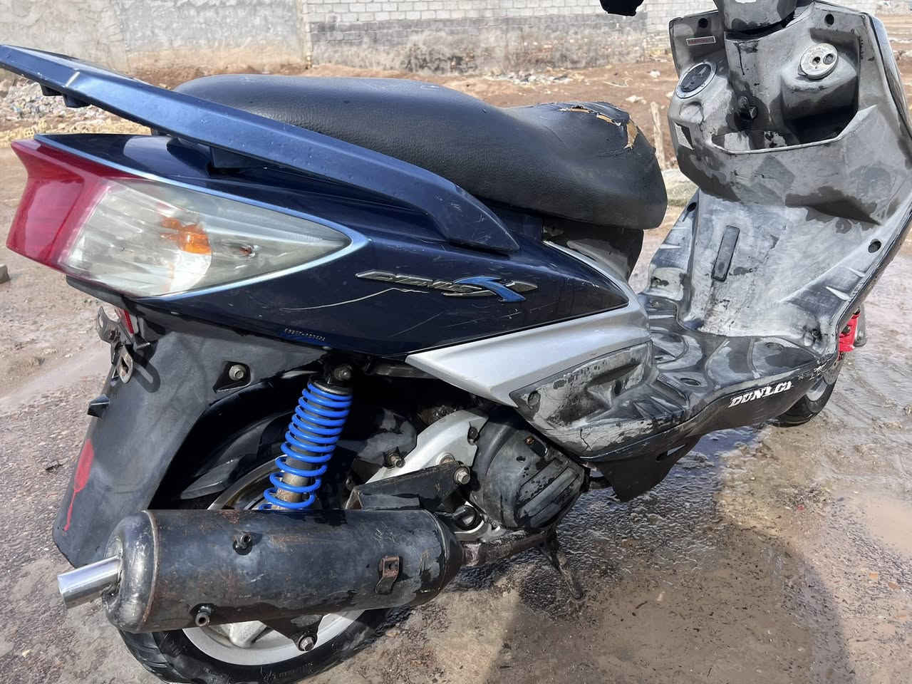 للبيع سكنس فحل 140 نضيفه مثل ماموضح بالصور  كله بلادي كهربائيات كله شغاله  السعر مليون وبيها مجال حك الجيه صار 3 شهور نزلته رمبه 
مكاني بغداد النهروان 
رقم الهاتف ***********
