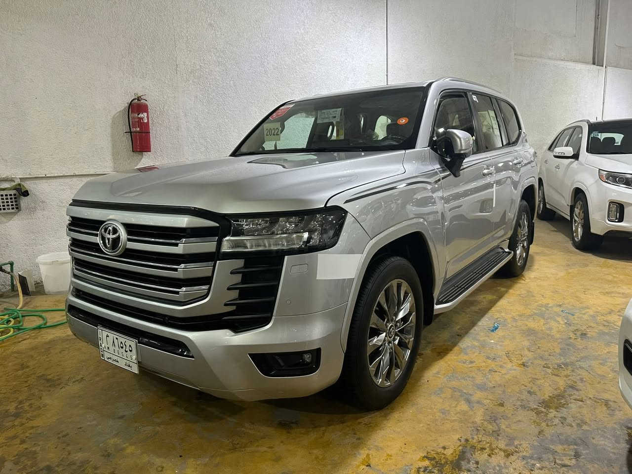 السلام عليكم اخواني واخواتي لاندكروز 2022 ساس باب اول 
المواصفات
1/دبل كرسي كهرباء
2/كرسي السائق 3حركات
3/شاشات3 تطبيق
4/باب خلفي كهرباء
5/شاحن واير ليس
6/تبريد في الكشنات
7/تشغيل عن بعد 
8/سلايت روف
9/حساس امامي حساس خلفي
10/فور ويل
11/هيتفونات اصليه و ارضيه في وضع الوكاله الممشى 68الف حقيقي
تخم تاير جواها سياره داخله في الضمان سيرفز كامل في وكالت ساس سياره جديده في معنه الكلمه
المكينه تنفس طبيعي 4000
ملاحضه بسيطه
رصعات في البنيد مسحوبه في البي دي ار
السعر/575
الرقم/***********
