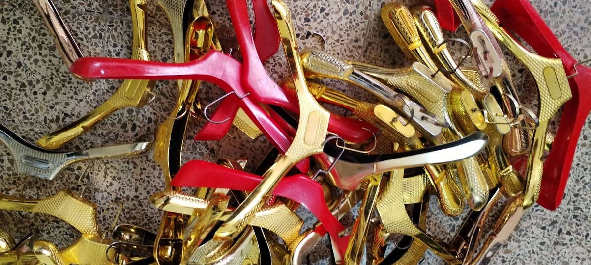 تعلاكة عدد ٦٠ مستعمل نضيف سعر القطعة ٥٠٠ دينار +ملاكانت صدر عدد ١٢ سعر القطعة ٢٥٠٠..مكان موصل ايسر سعر نهائي


**إذا كنت صاحب هذا الإعلان وتريد حذفه لأي سبب، رجاءا أرسل رسالة إلى الدعم الفني**