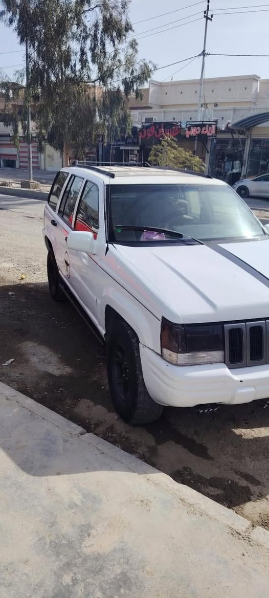 جيب شيروكي موديل ٩٦ للبيع سياره خير من الله كامله ٨ سلندر كير ومكينه بلادي كهربائيات كلهه شغاله حداديه ٨٠ /١٠٠ التحويل شوكت متريد
العنوان ديالئ بعقوبه كلشي متصرف عليهه عده صدرهه 
***********
السعر ٥٦ وبيها مجال
