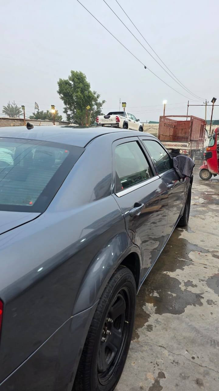 يا الله سلام عليكم سياره اوباما 2010 ادوات ادوات بدون رقم. سياره  جديده مصبوغه صبغ عام للجماليه . قصه بلجنطة فقط سياره عظمتها كلش حلوه كير مكينه جدد دواخرها كل الجديد العنوان بغداد السعر.43. ورقه بيها مجال للطيبين *********** _***********
