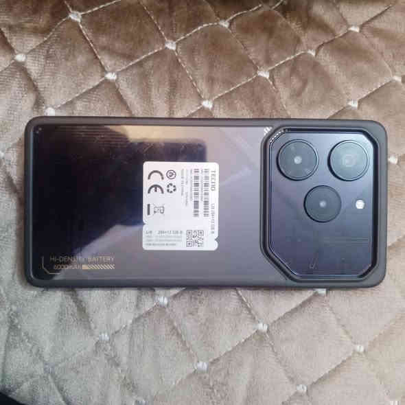 السلام عليكم 
تكنو بوفا 6 برو 5g مستعمل قليل
نضافه 100/100

المواصفات : 

الشاشة : Amoled هرتز120

الرام : 24

الذاكرة : 256 

الكاميرا : 108

المعالج : Dimensity 6080

البطارية : 6٫000 يدعم الشحن 
السريع 70 واط
60فريم ببجي سلسل

اضائة led خلفية 

الملحقات كامله ماعدا السماعات
جهاز نظيف خاص بالالعاب للبيع ...

السعر 185 وبي مجال بسيط
العنوان بغداد شهداء البياع رقم الهاتف
*********** واتساب فقط
